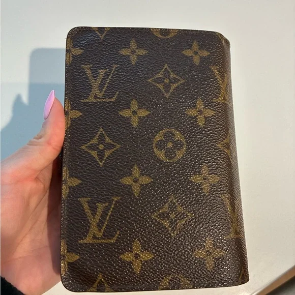 Louis Vuitton LV Monogram Wallet - Picture 3 of 10